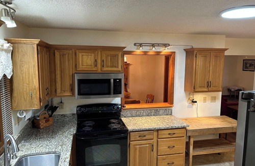 Tyler House | Experience the Vista. Enjoy the tranquility. Embrace the area attractions.