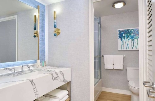 Kaanapali Hotel | Explore Hawaii's Most Hawaiian Hotel, 2 Luxurious Units, With Top Amenities