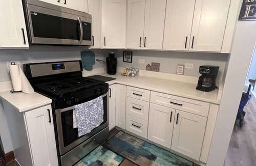 Crystal Lake House | Extended Stay Home 4BR Games Pet Friendly