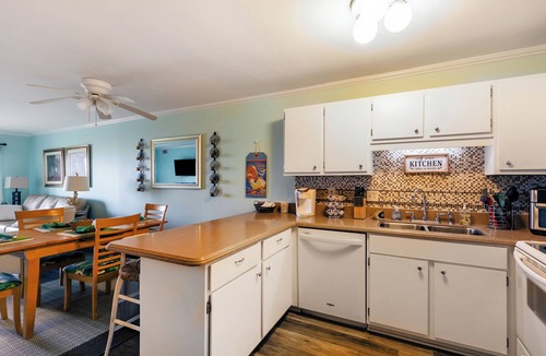 Surfside Beach Condo | FALL SALE 10-15% Off DIRECT BEACH 1st floor Unit No Stairs. Steps to Pool/Beach
