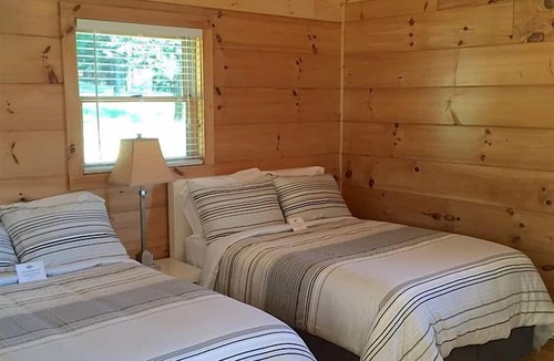 Purlear Cabin | Family-Friendly Cabin Rental with Wi-Fi near Blue Ridge Parkway, North Carolina