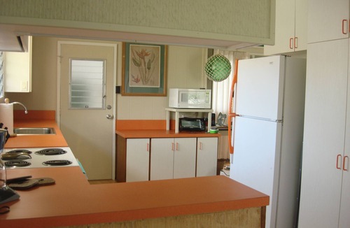 Waimanalo Beach House | Family fun or just relax and say aaah! Max 6, 5 minute walk to Beach !