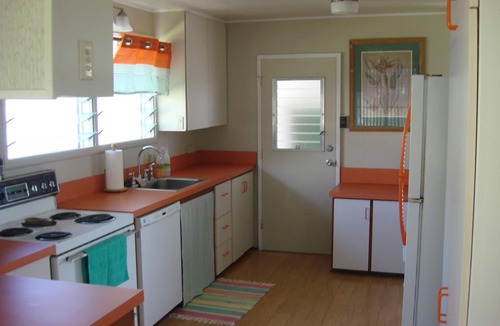 Waimanalo Beach House | Family fun or just relax and say aaah! Max 6, 5 minute walk to Beach !