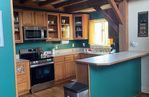Moravian Falls Cabin | Foothills Porch Getaway - 3 bedroom Cabin in Moravian Falls