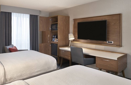 Hamilton Hotel | Four Points by Sheraton Hamilton - Stoney Creek