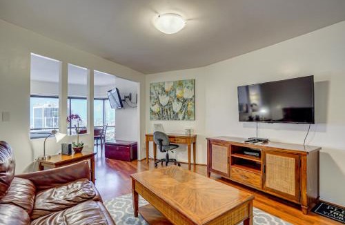 Downtown Honolulu Apartment | Free Parking Pool Harbor View Access Honolulu Gem!