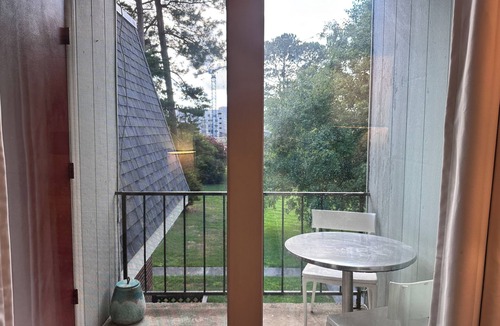 Chapel Hill Condo | Fully Furnished 2-bedroom condo in charming Chapel Hill - Travel Nurse Friendly!