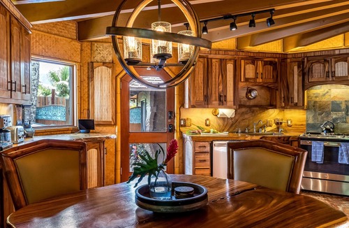 Waimanalo Beach Villa | Fun Hawaii Hobbit House w/ AC, Tropical Vibes, Mountain View, Steps to the Beach