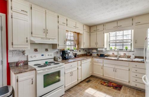 Mohawk House | Furnished Deck & Fire Pit: Greeneville Home!
