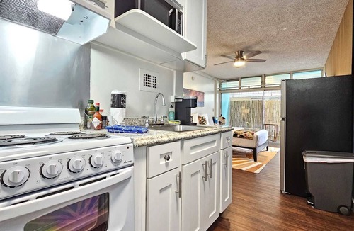 Waikiki Apartment | Furnished monthly rental Waikiki Neighborhood 205