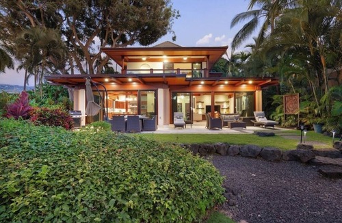 Kailua-Kona Villa | Gated Oceanfront Kona Villa w/Pool, AC & Tennis | Sunset Views | Steps from .