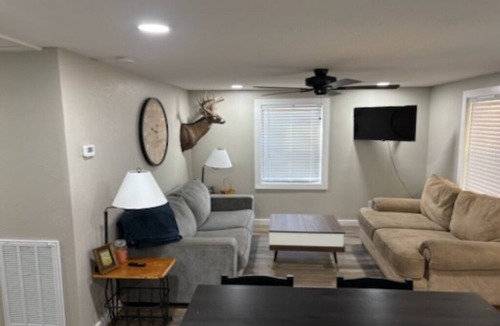 Mohawk House | Getaway or stay in Afton, TN! 15 minutes from I-81 and Downtown Greeneville, TN!