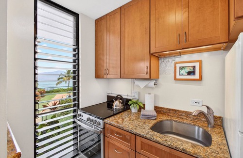 Kahana Condo | Gorgeous New Seaside Studio Retreat