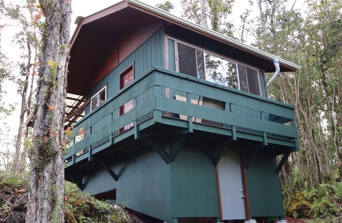 Pahoa Cabin | Gorgeous, Newly Built, Cabin- Off the Grid & 10 Minutes from Black Sand Beaches!