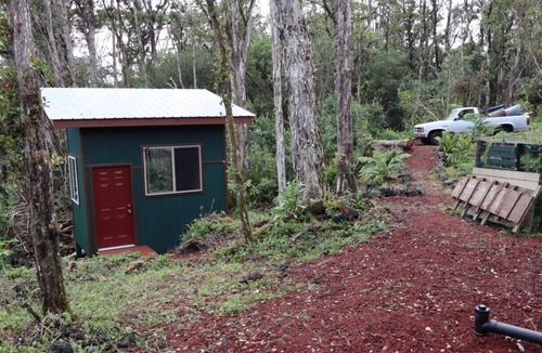 Pahoa Cabin | Gorgeous, Newly Built, Cabin- Off the Grid & 10 Minutes from Black Sand Beaches!