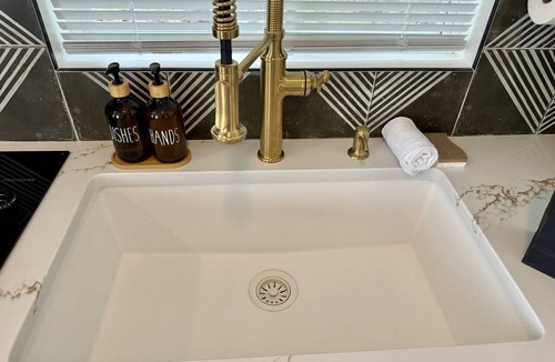 Geneva House | Gorgeous, Newly Built Guesthouse In Charming Downtown Geneva!