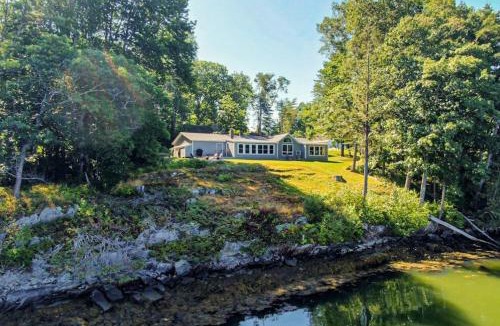 Wiscasset House | Gorgeous Waterfront Home on Westport Island with 2 Sunrooms