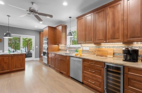 Mooresville House | Grand Bay w/Hot Tub, 440' Shoreline & Optional Boat Rental
