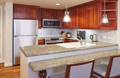 Waikiki Resort | Grand Waikikian 1BR – Luxury Kitchen Suite with Balcony & Waikiki Beach Access