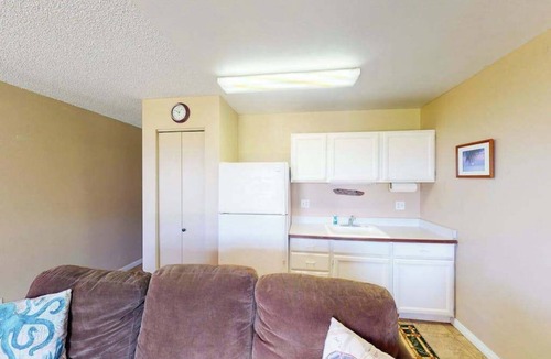 Kaunakakai Condo | Ground-Floor Molokai Condo with Outdoor Pool, Grills & Kitchen