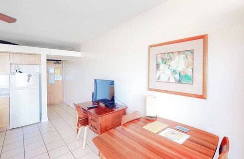 Maunaloa Apartment | Ground-Floor Ocean-View Molokai Condo - Walk to Beach