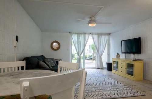 Punaluu Apartment | Ground Level Beachfront Studio