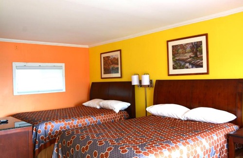 Goderich Hotel | Harmony Inn