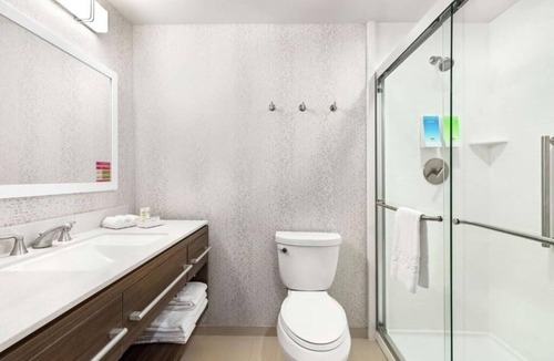 Southwest Colorado Springs Hotel | Haven in The Heart of Colorado! Pet-friendly, Indoor Swimming Pool!