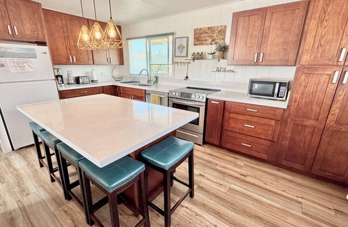 Ewa Cottage | Hawaian style home with AC, by the ocean