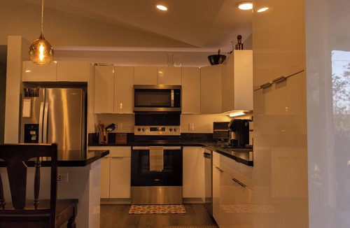 Keaau House | Hawaiian Hideaway-Entire Home with AC