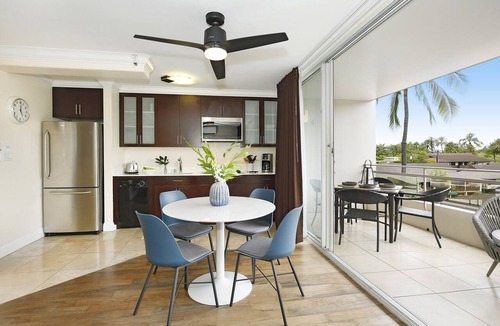 Waikiki Condo | Heart of Waikiki Corner Unit just a short walk to Beach and Restaurants!