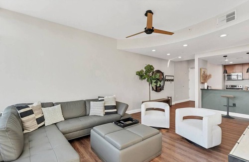 South Eola Apartment | High-End Downtown Orlando Penthouse with Patio