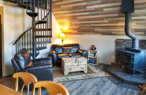 Cripple Creek House | Hillside Cripple Creek Cabin w/Hot Tub, Mtn Views