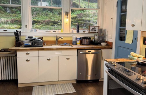 Downtown Juneau House | Historic 6 bedroom Home Downtown Juneau 526 Main Street