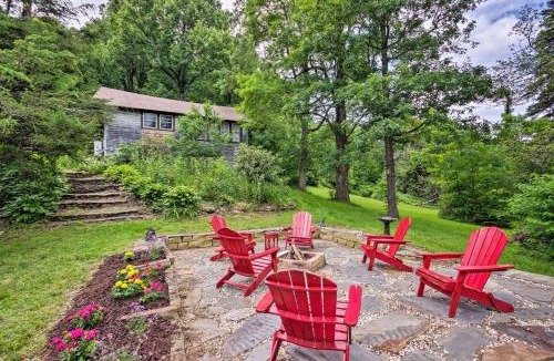Little Switzerland House | Historic cabin with fire pit, walk to village