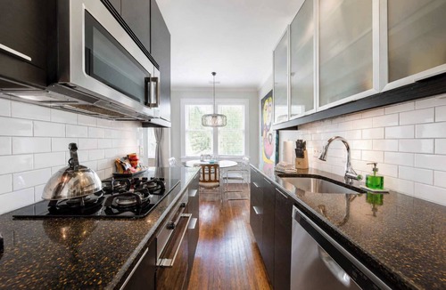 Cherry Apartment | Historic Myers Park 2BR Apartment · Private Sunroom & Free Parking · near Uptown