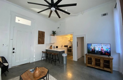 French Quarter Apartment | Historical and modern gem in the heart of the city