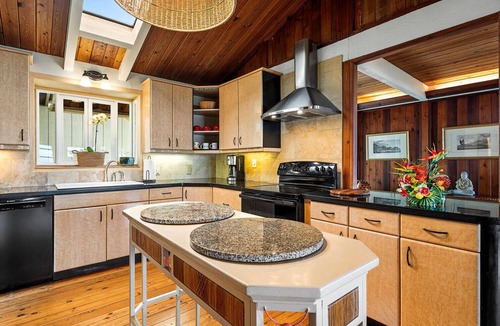 Holualoa House | 🏖️Holualoa Estate w/Ocean Views + 1.5 Acres