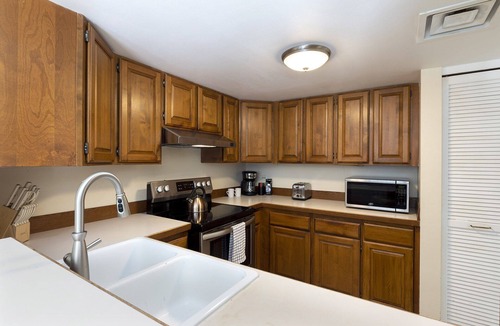 Kahaluu Bay Condo | Honu Hale | Minutes away from the beach!