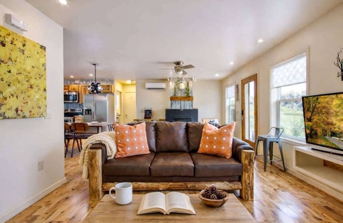 Chalet Village North House | Hot Tub Retreat | 1 Mile to Gatlinburg Fun