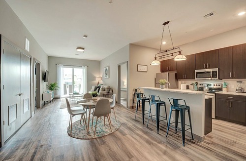 Hackensack Apartment | Huge 2 bed 2 bath, Easy Ride to NYC