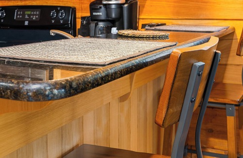 Stanley Cabin | HUGE summer SAVINGS LURAY Mountain getaway Private Log cabin 8 Hot Tub Fireplace