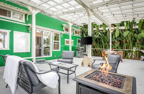 Holualoa House | Ideal Container Tiny House with Amazing Outdoor Living Area in Hawaii