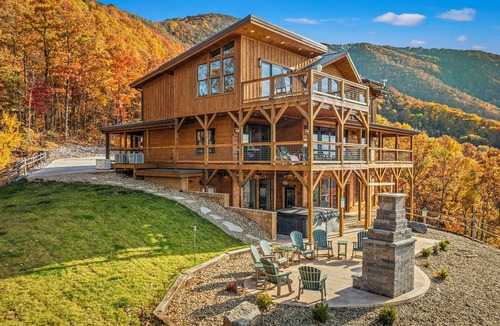 Smoky Mountains Cabin | Indoor Pool - Iconic Views- 6BR - 11' spa - Dog Friendly- Wkly Disc!