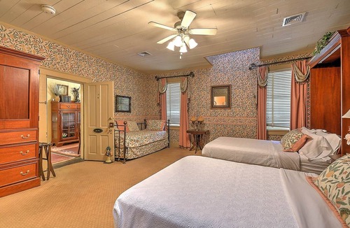 Jonesborough Bed & Breakfast | Jury Room at The Historic Eureka Inn and Event Center
