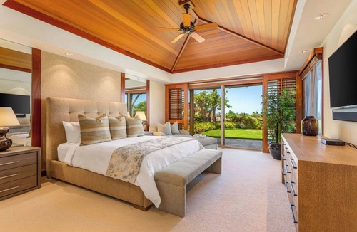 Kaupulehu House | Kahikole 2 – Tranquil & Serene | Onsite Staff & Daily Housekeeping
