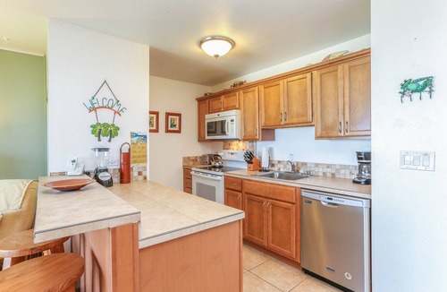 Wailua Condo | Kapaa Shore Resort A202, Oceanfront near beaches, shops, restaurants, biking