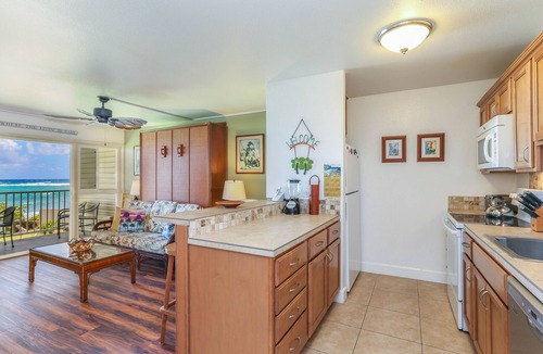 Wailua Condo | Kapaa Shore Resort A202, Oceanfront near beaches, shops, restaurants, biking