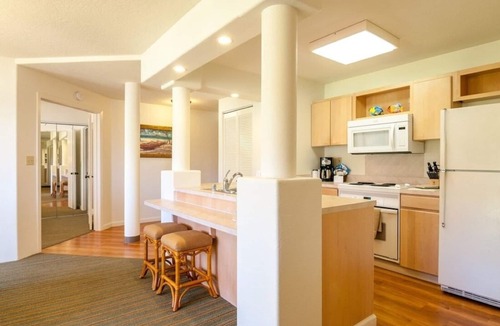 Hanamaulu Resort | Kauai Beach Villas Resort 1 Bedroom with Pool