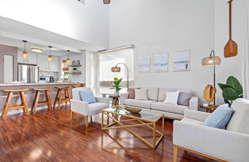 Historic Kailua Village Condo | KBR#4-306 AC|Pool & Hot Tub|Walk to Aliʻi Dr
